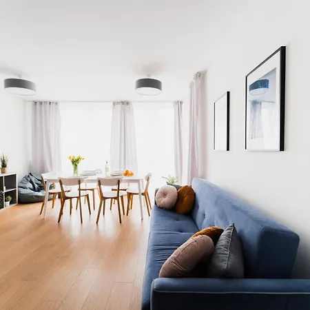 Apartment Apartament Hallera - 70m - 3 Pokoje - Winda - Garaz - Nowe Osiedle Wroclaw
