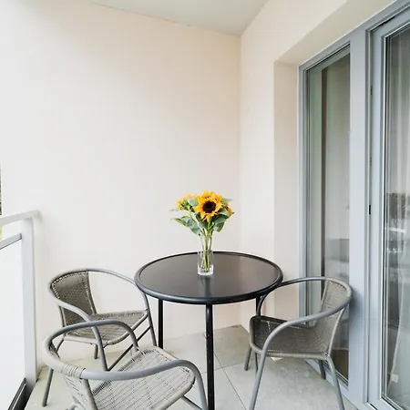 Apartament Hallera - 70m - 3 Pokoje - Winda - Garaz - Nowe Osiedle *