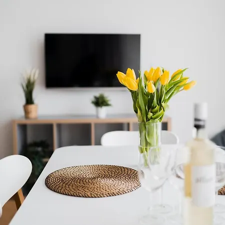 Apartament Apartament Hallera - 70m - 3 Pokoje - Winda - Garaz - Nowe Osiedle *