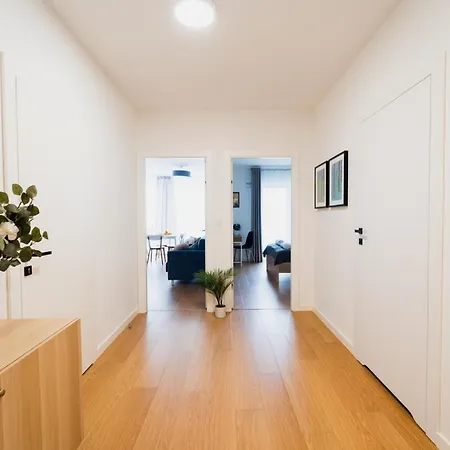 Apartament Hallera - 70m - 3 Pokoje - Winda - Garaz - Nowe Osiedle * Wroclaw